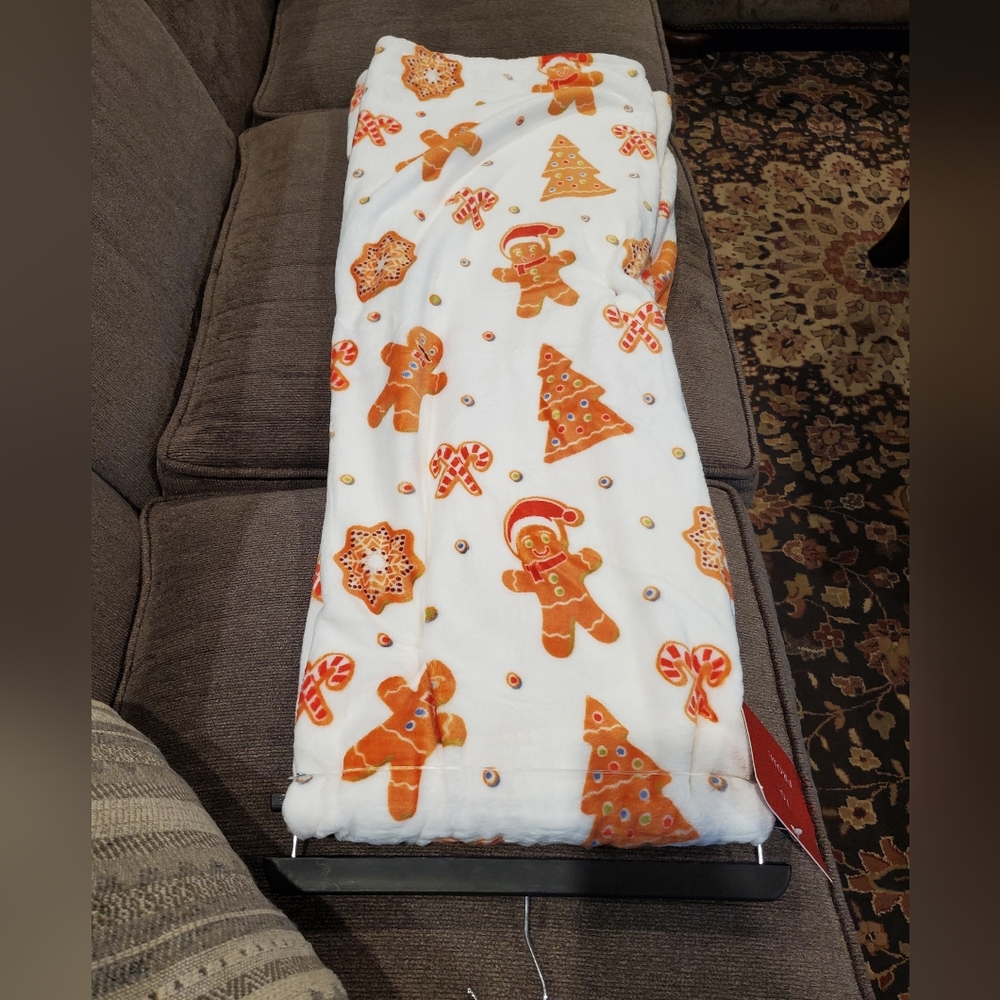 Holiday Gingerbread Throw-NWT